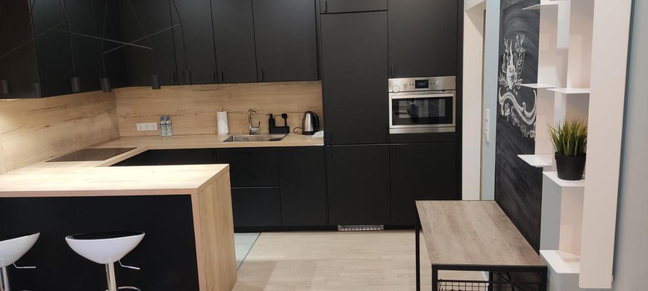 Be My Guest- Fontany Luxury Apartment Metro Wi-Fi Free Parking Zone วอร์ซอ ภายนอก รูปภาพ